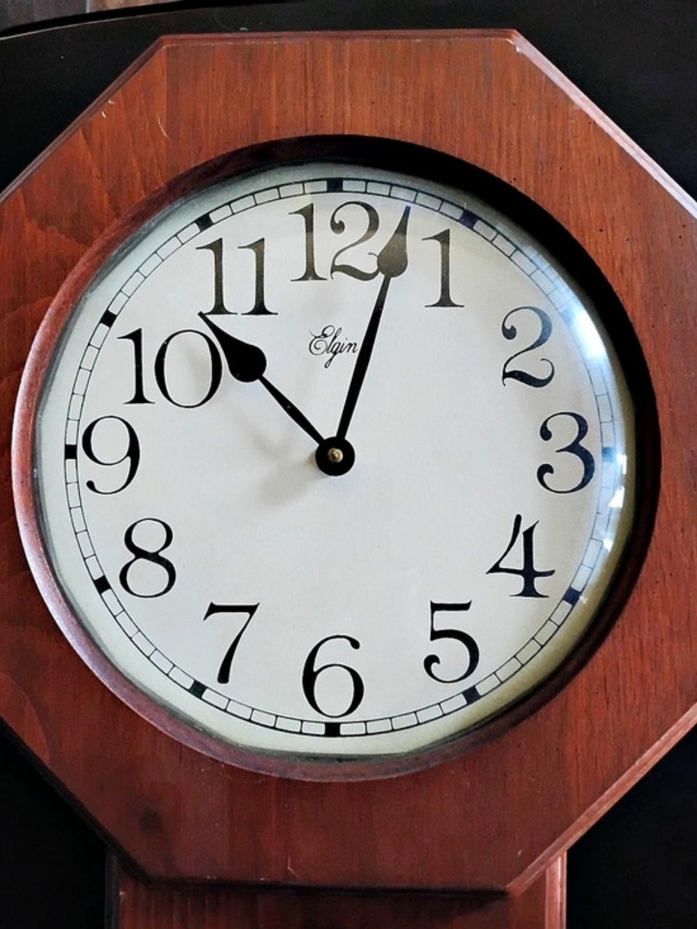 Elgin Vintage Elgin Octagonal Wood Pendulum Wall Clock Vintage Octagonal Wood